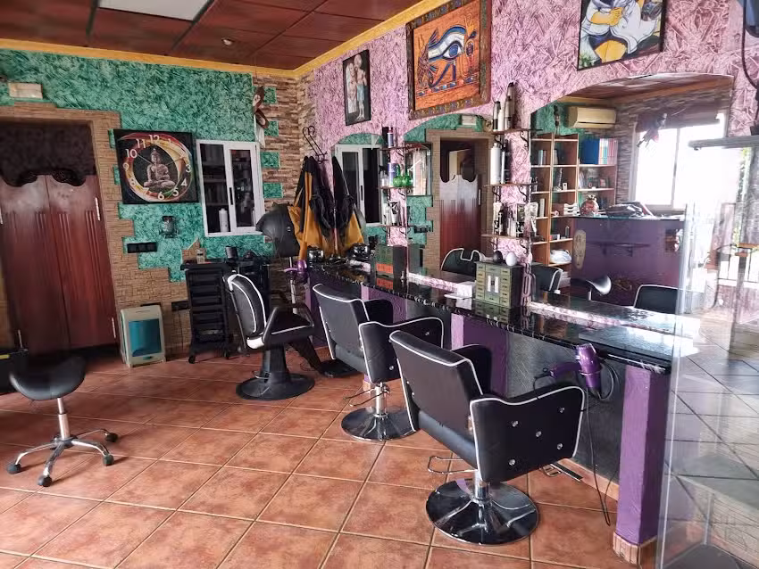 Neo&rsquo;s Peluquer&iacute;a