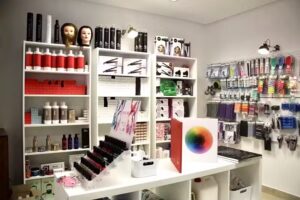 New Fama, Escuela de Peluquer&iacute;a y Est&eacute;tica