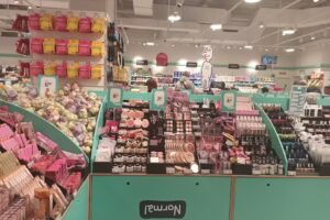 NORMAL Barcelona, Finestrelles