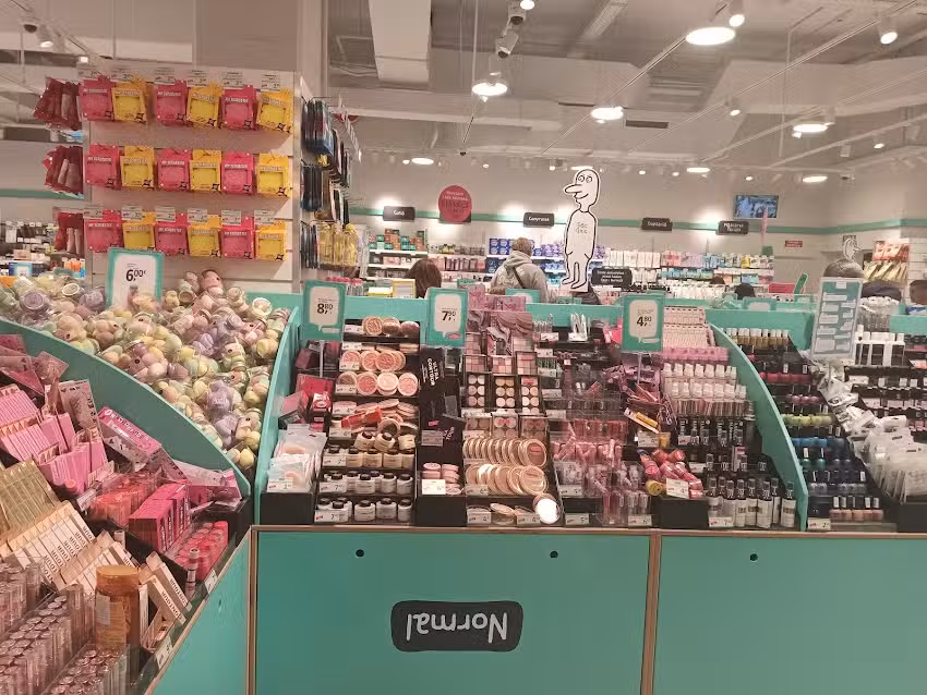 NORMAL Barcelona, Finestrelles