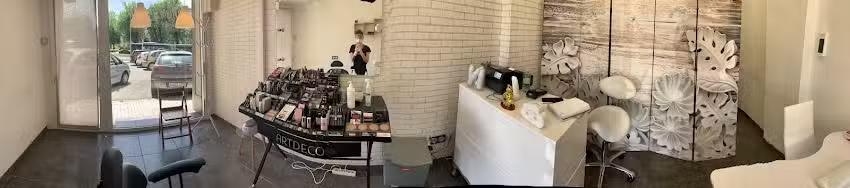 N&Uuml;A by Aran Lorenzo