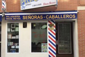 Peluquer&iacute;a-Barber&iacute;a Hermanos Reyes