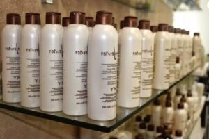 Peluqueria Ecológica Naturalment Premià Mar Plantas Henna Curly crioterapia capilar