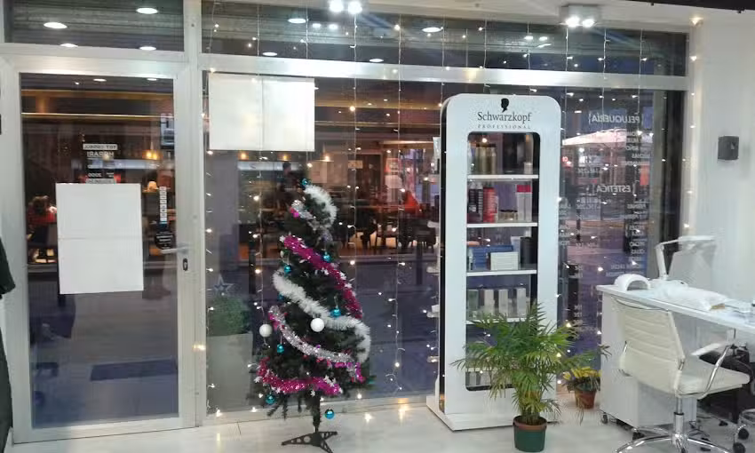 Peluquer&iacute;a new Look Lloret