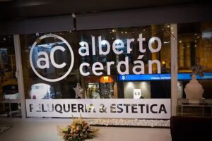 Peluquer&iacute;a | Pr&oacute;tesis capilares indetectables | Sp&aacute; | Sara Urz&aacute;iz