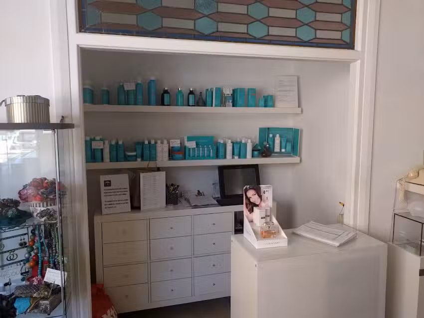 Peluquer&iacute;a y Est&eacute;tica Bur&oacute;n