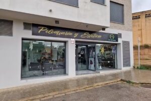 Peluquer&iacute;a y est&eacute;tica Chiva Estilistas