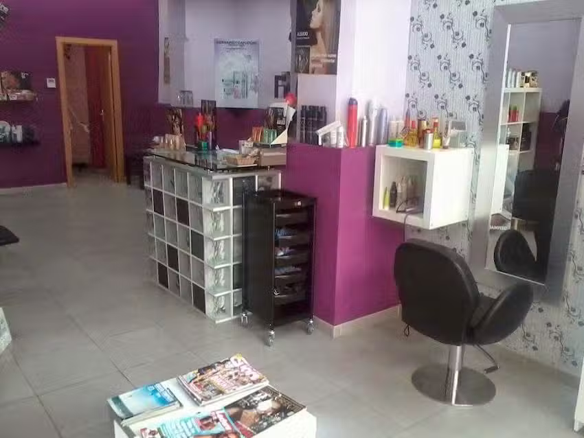 Peluquer&iacute;a y Est&eacute;tica Cristina Medina