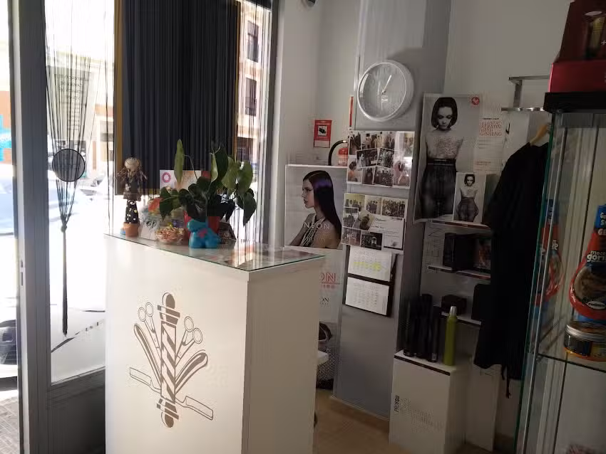 Peluquer&iacute;a y Est&eacute;tica Marga