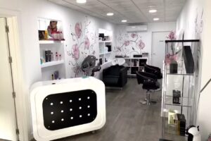 Peluquer&iacute;a y est&eacute;tica Monica Trave