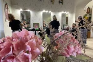 Peluquer&iacute;a y est&eacute;tica Rosa Mari