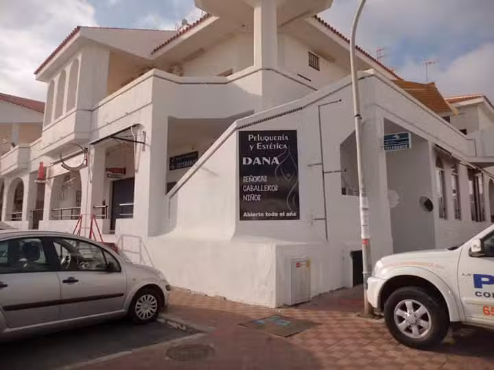Peluquer&iacute;a y Est&eacute;tica Unisex Dana
