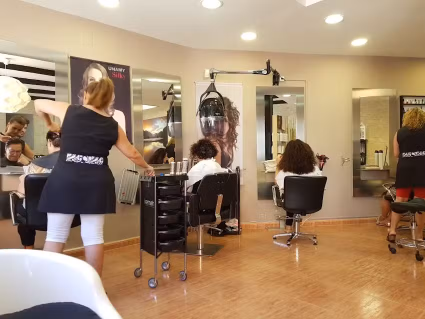 Peluqueria y Estetica Valquiria