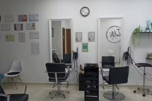 Peluquer&iacute;a y Est&eacute;tica Violeta