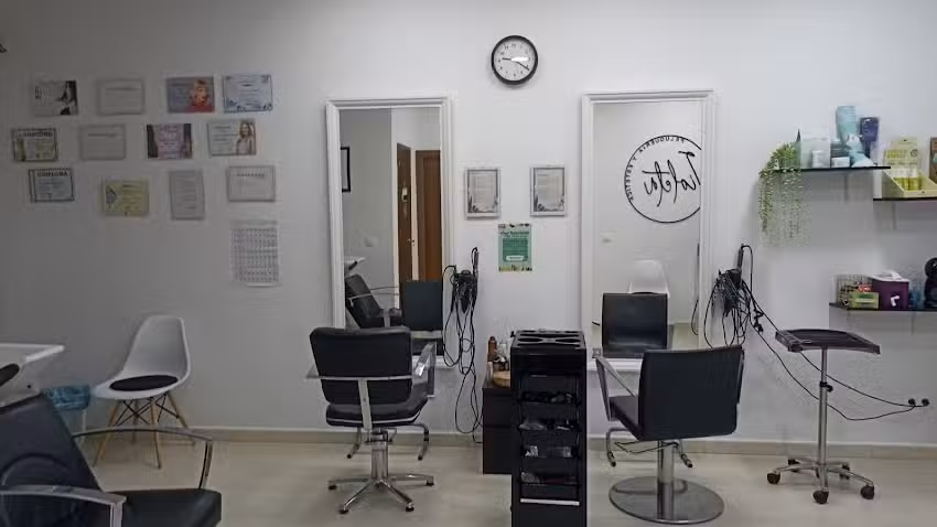 Peluquer&iacute;a y Est&eacute;tica Violeta