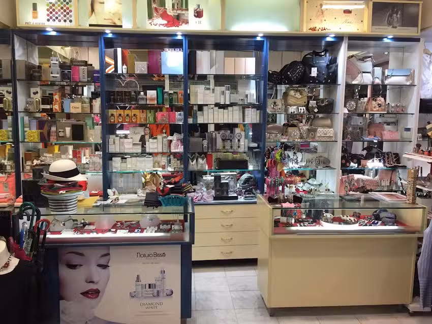 Perfumeria moda y complementos L&rsquo;&Agrave;ngel. Castelldefels