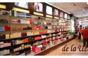 Perfumer&iacute;as de la Uz &ndash; Av. de Pumar&iacute;n, Oviedo &ndash;