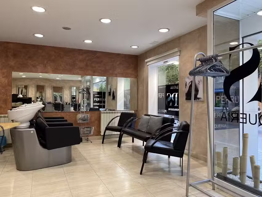 Pilar Saus Perruqueria