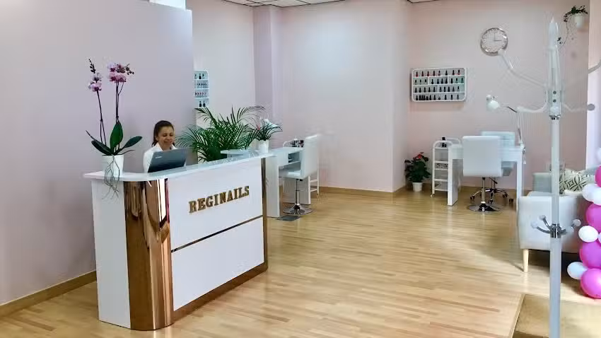 RegiNails Salon de Belleza, Manicura y Pedicura