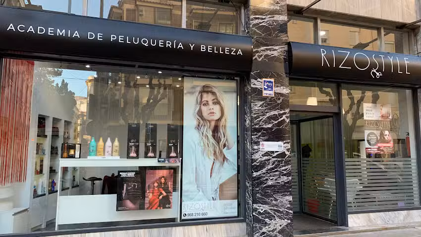 RizosStyle Academia de Peluquer&iacute;a y Belleza