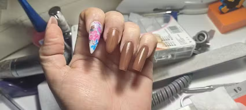 Rosanails, Benet&uacute;sser valencia