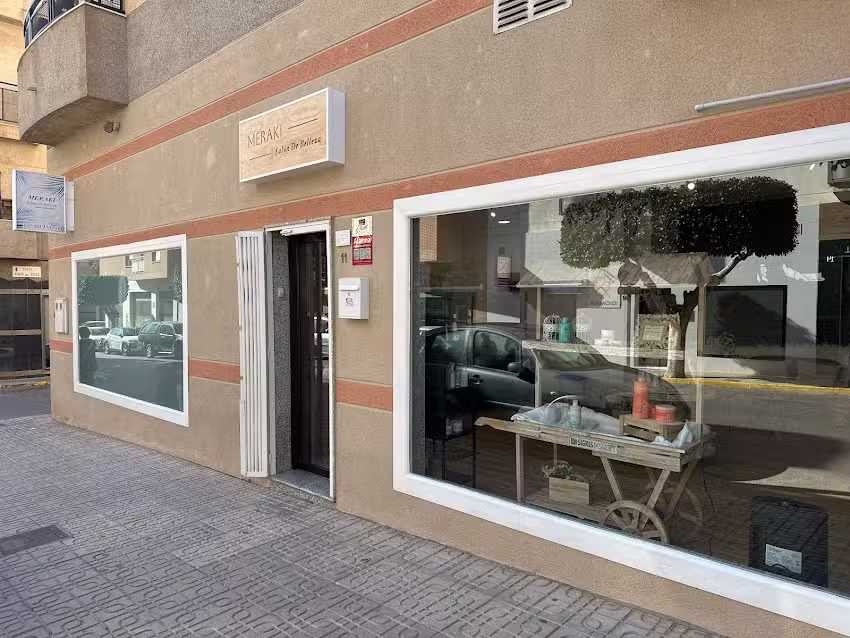 SAL&Oacute;N DE BELLEZA MERAKI