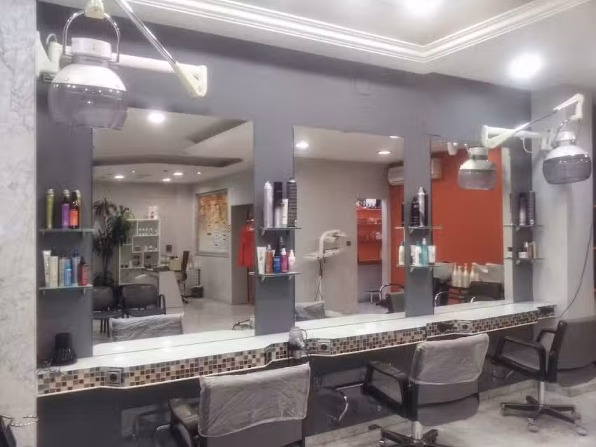Sal&oacute;n de peluquer&iacute;a y est&eacute;tica Glamour