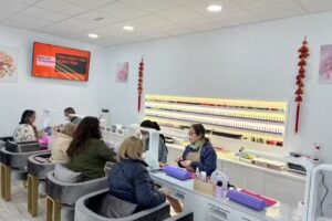 Salon de U&ntilde;as Lucia