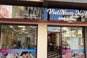 Salon de u&ntilde;as viet nam nails almu&ntilde;ecar