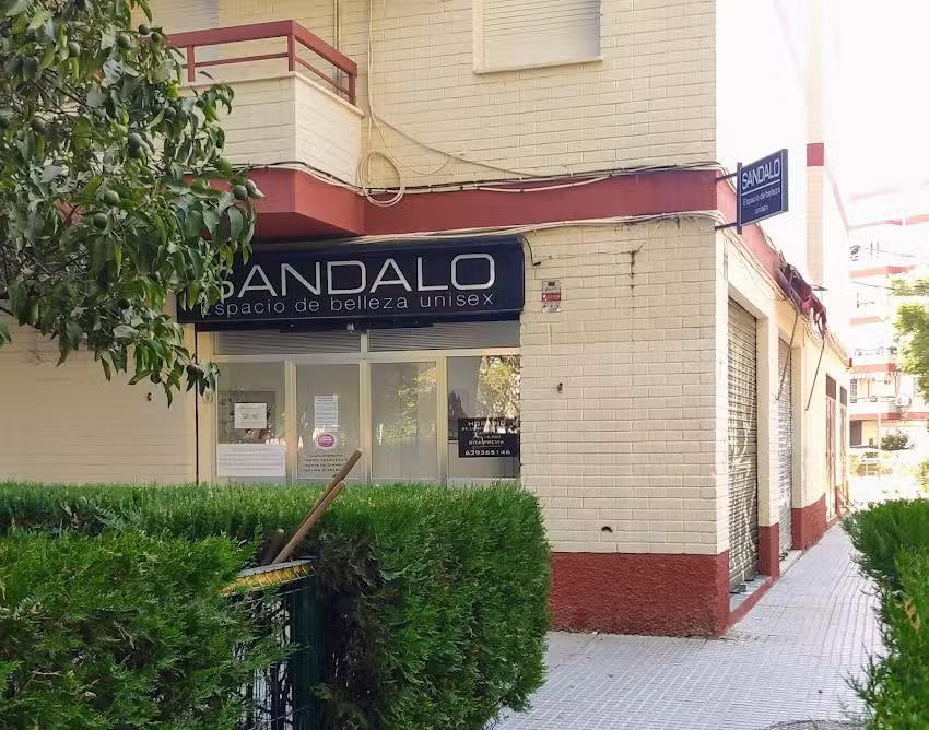 S&aacute;ndalo Espacio De Belleza Unisex