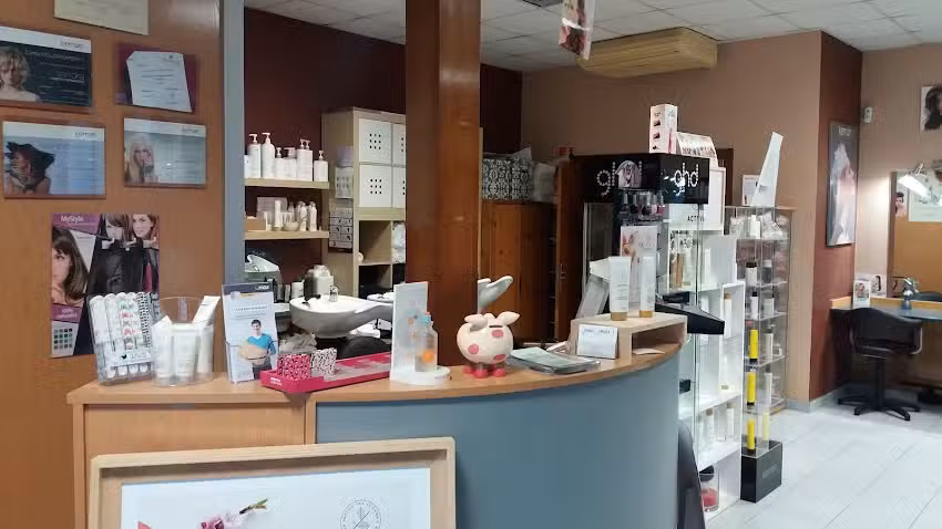 Sandra Peluquer&iacute;a y Est&eacute;tica