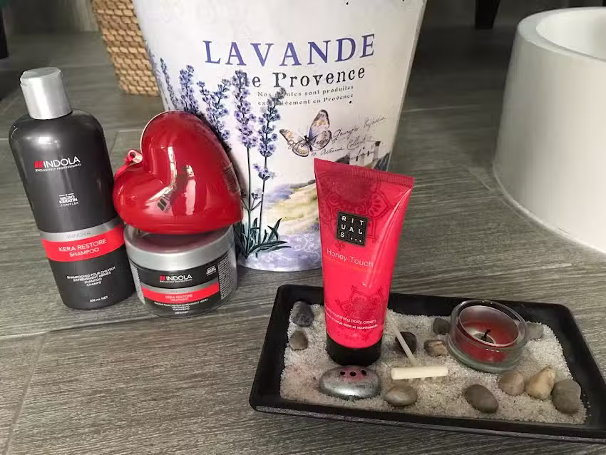 SENS 27, Sal&oacute;n de belleza