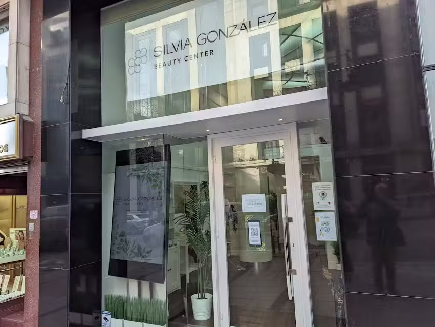 SILVIA GONZALEZ BEAUTY CENTER