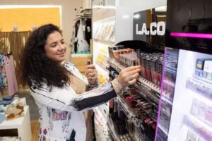 Soraya glow make up shop