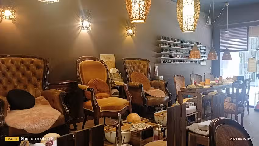 Sul&uacute;, Nails, Spa & Beauty Barcelona