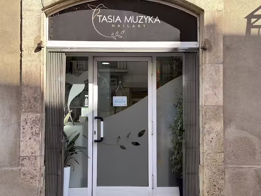 TASIA MUZYKA NailsArt