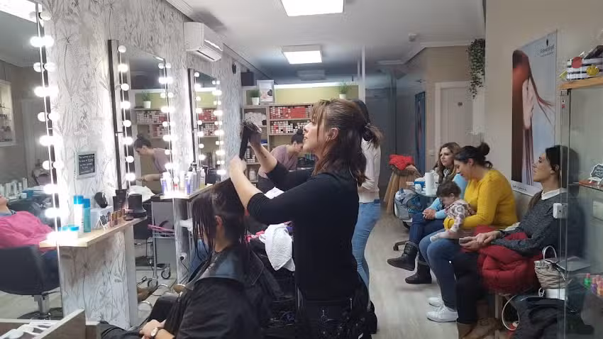 Teje&rsquo;s Peluqueria y Estetica