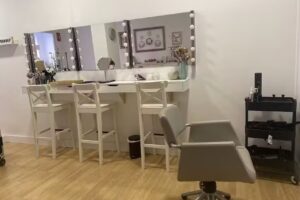 To&ntilde;i Espin Hair and Makeup