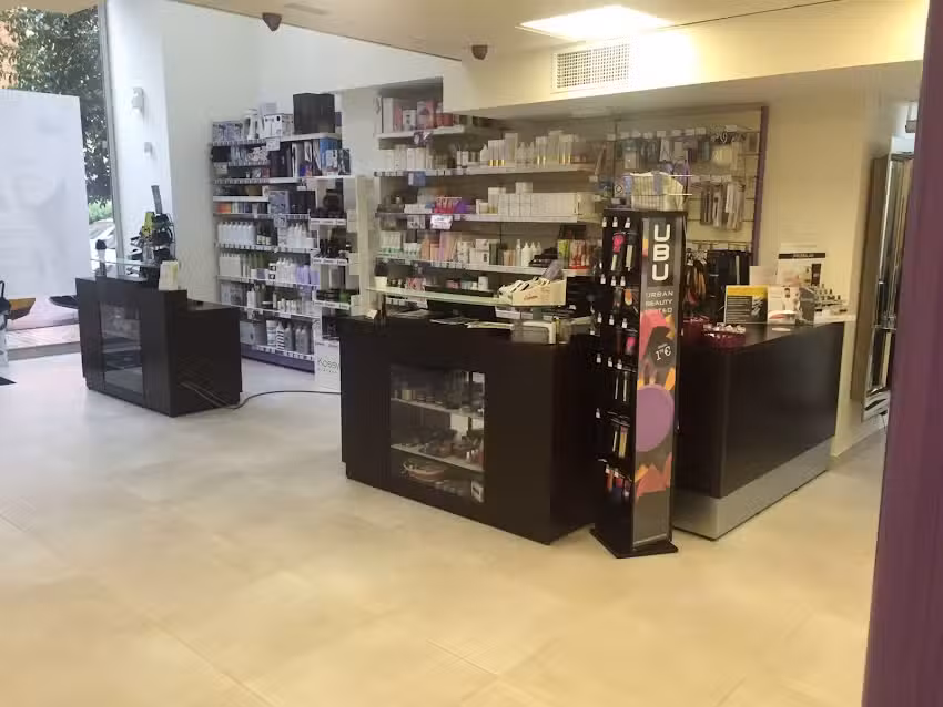 Visibel Formaci&oacute;n. Academia de Peluquer&iacute;a y Est&eacute;tica
