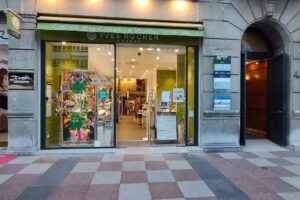 Yves Rocher &ndash; Oviedo Ur&iacute;a